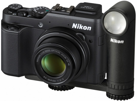 Nikon Coolpix P7800 avec LD-100 light